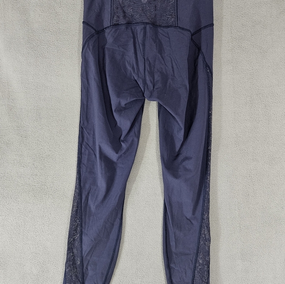 Lululemon Womens Size 6 Athletic Leggings Navy Blue Cropped Lace Trims - Picture 6 of 9